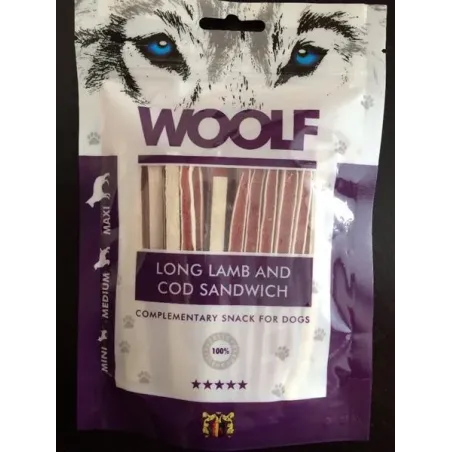 Woolf poslastica za pse – mekani sendvič s janjetinom i bakalarom (dugi oblik), 100 g